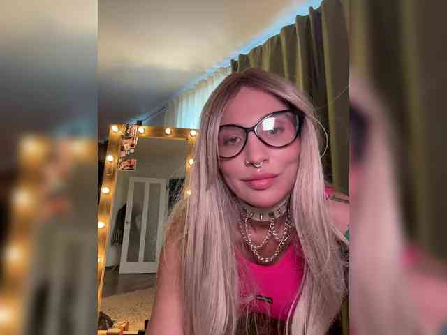 CosmoV1be Live Webcam on BongaCams