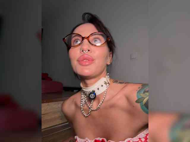 Cosmov1be's cam show statistics and live stream
