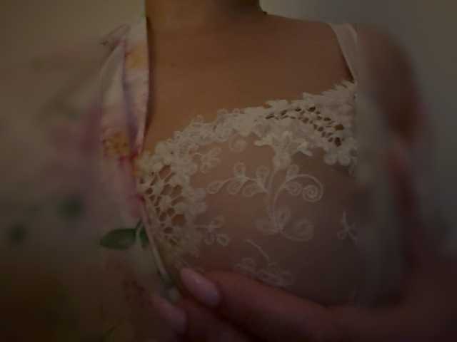 KHADISUN, live now on BongaCams