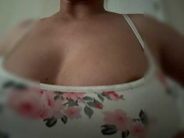 KHADISUN live cam on BongaCams
