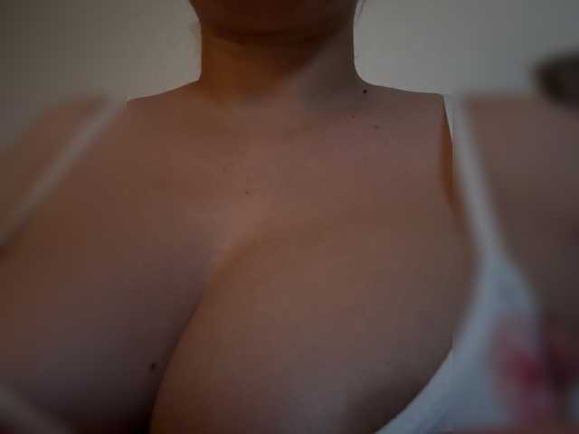 KHADISUN live cam on BongaCams
