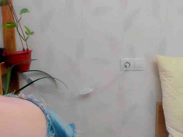 Kelly-Klein webcam