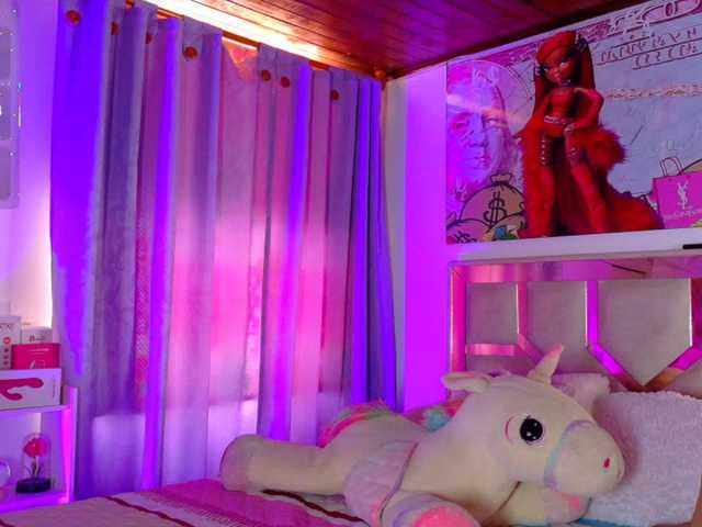 Madisson3333 live cam on BongaCams