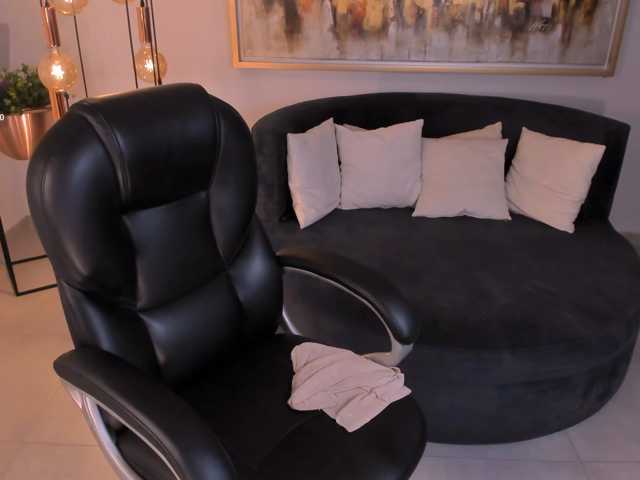 ValeriaRoldan live cam on BongaCams