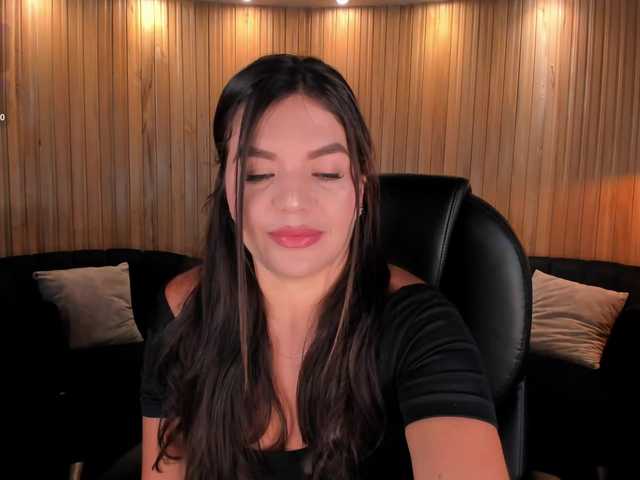ValeriaRoldan live cam on BongaCams