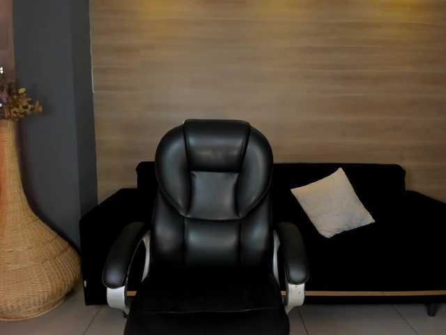 ValeriaRoldan's BongaCams show and profile