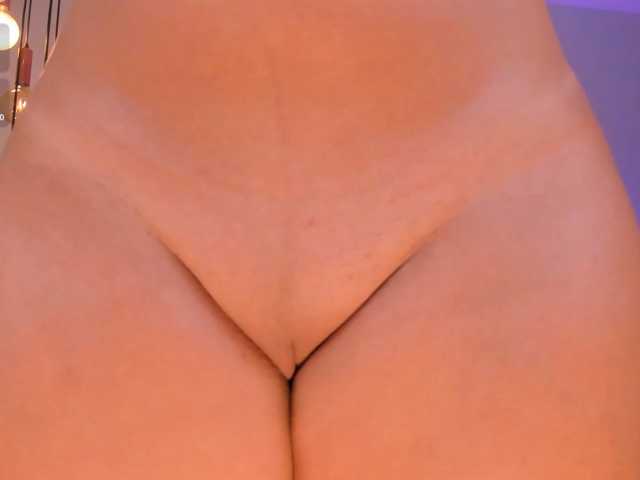 ValeriaRoldan live cam on BongaCams
