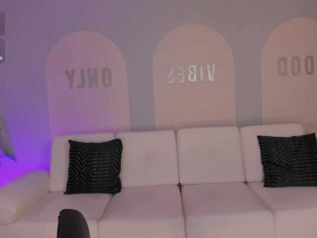 ValeriaRoldan live cam on BongaCams