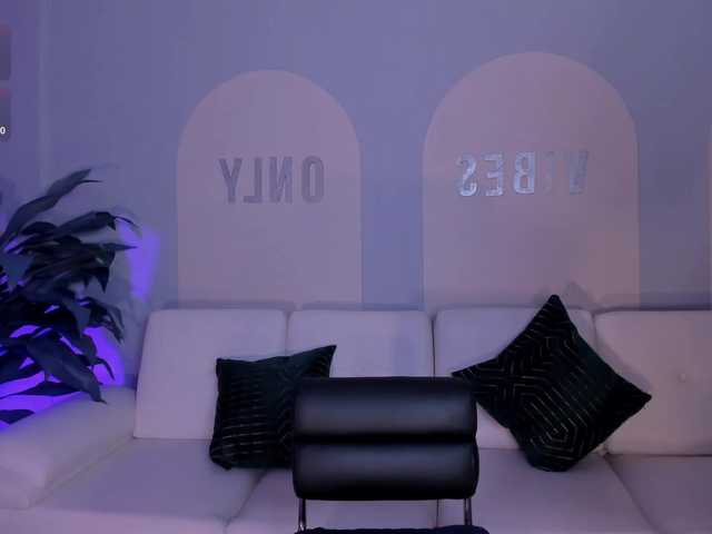 ValeriaRoldan live cam on BongaCams