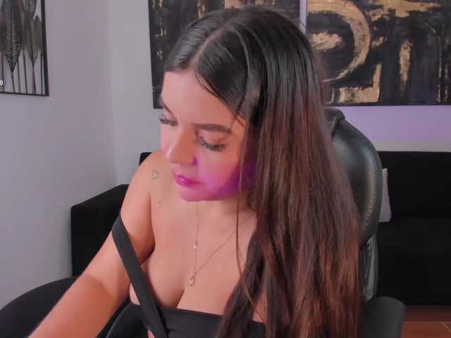 ValeriaRoldan live cam on BongaCams