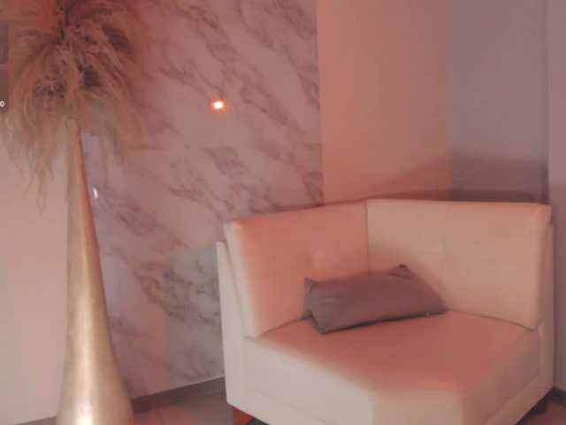 ValeriaRoldan live cam on BongaCams