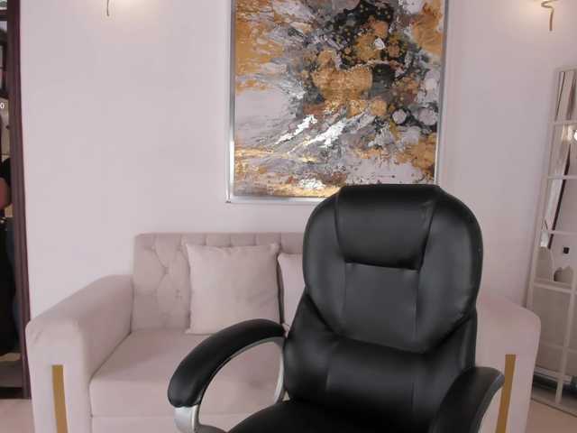 ValeriaRoldan live cam on BongaCams