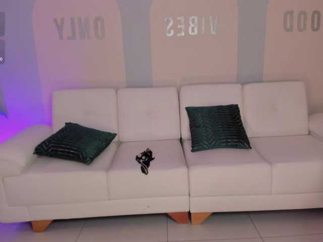 ValeriaRoldan live webcam show