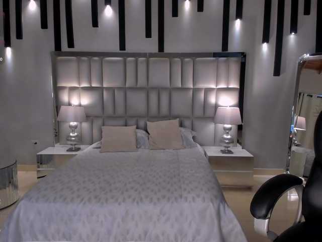 ValeriaRoldan live cam on BongaCams