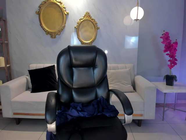 ValeriaRoldan's BongaCams show and profile