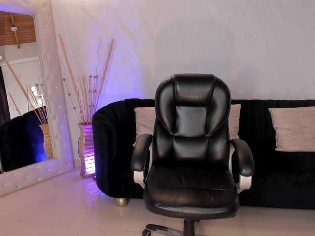 ValeriaRoldan live cam on BongaCams