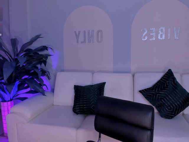ValeriaRoldan live cam on BongaCams
