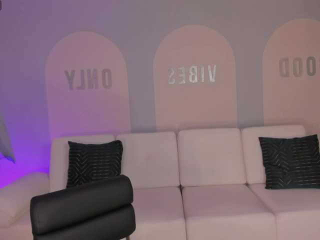 ValeriaRoldan live cam on BongaCams