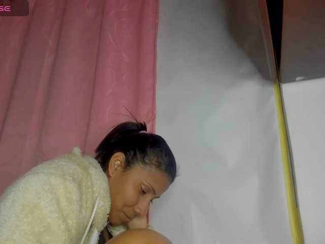 nentia-horny live cam on BongaCams
