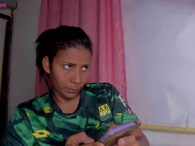 nenita-horny webcam