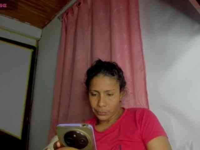 nenita-horny webcam