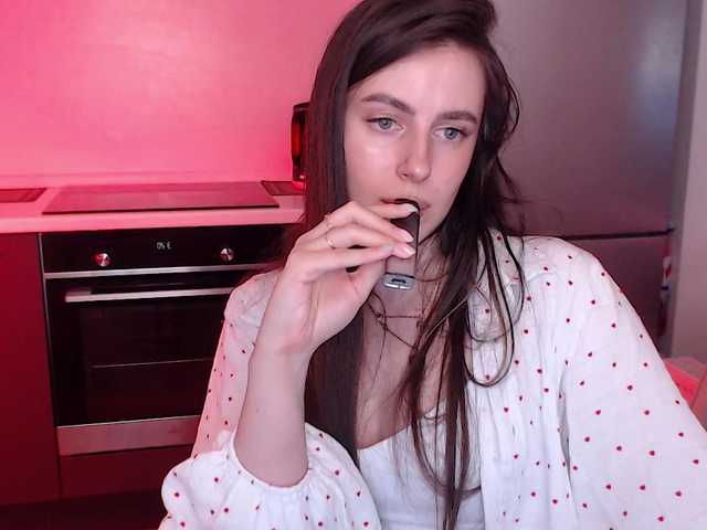 Lilijily's BongaCams show and profile