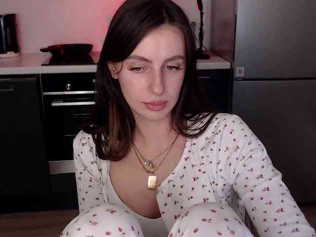 Model: Lilijily