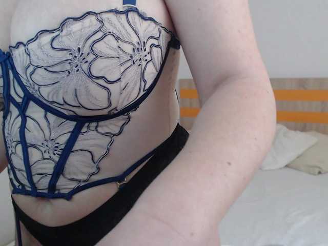 ElizabethRaegan's BongaCams show and profile