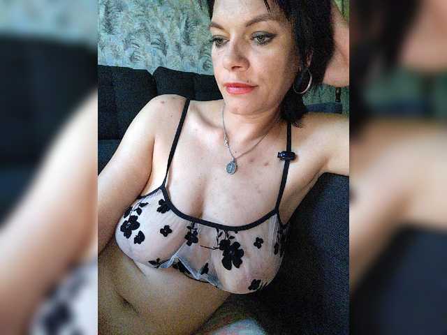 Lois-Lorrie live cam on BongaCams