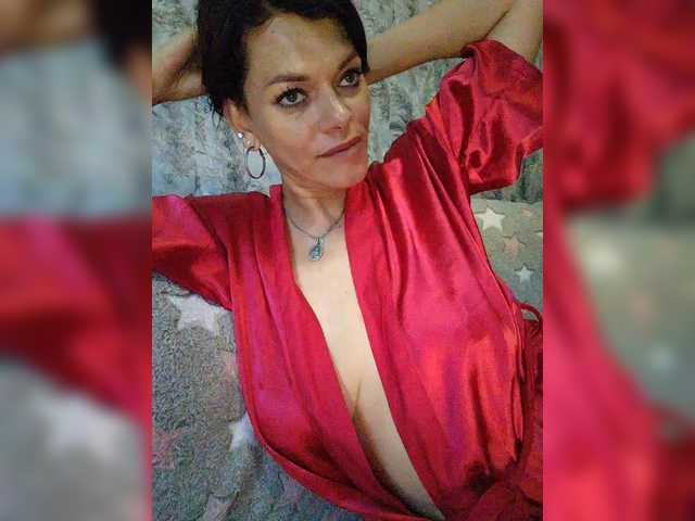 Sex chat gratuit in direct cu Lois-Lorrie pe BongaCams