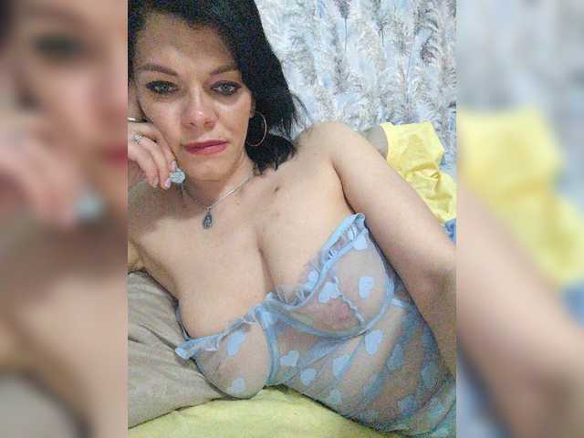 Sex chat gratuit in direct cu Lois-Lorrie pe BongaCams