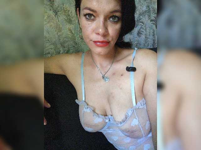 Lois-Lorrie live cam