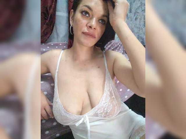 Lois-Lorrie, en directo ahora en BongaCams