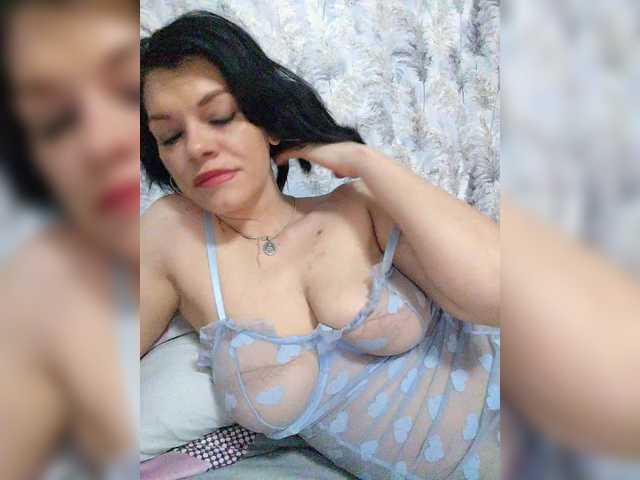 Sex chat gratuit in direct cu Lois-Lorrie pe BongaCams