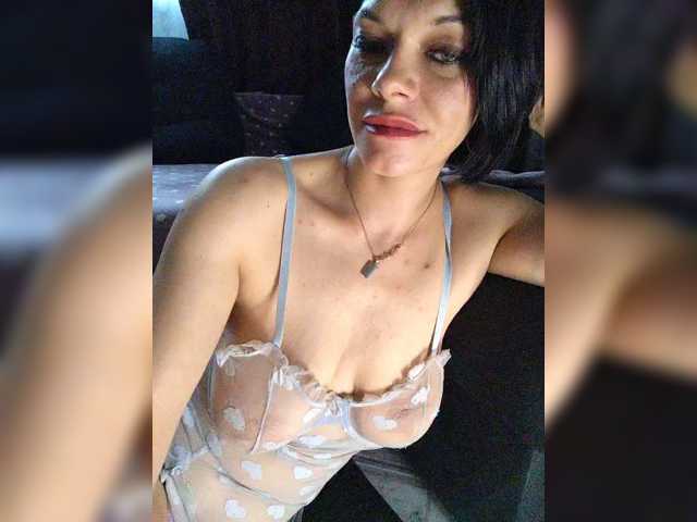 Перейти в чат Lois-Lorrie