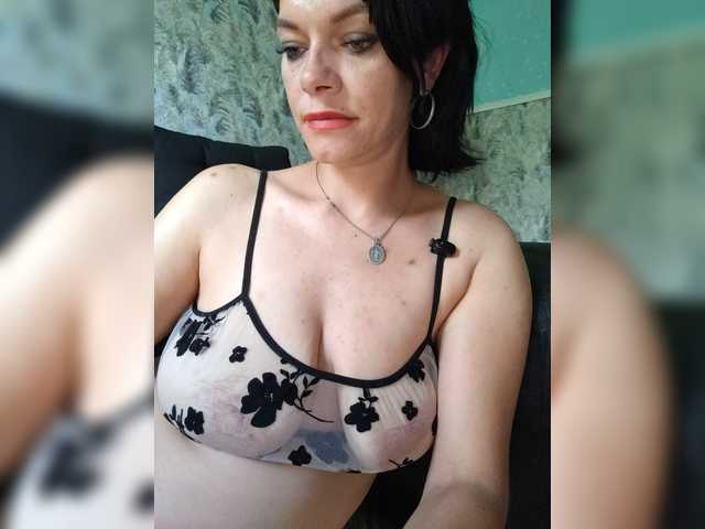 Lois-Lorrie — Profile and Statistics on BongaCams