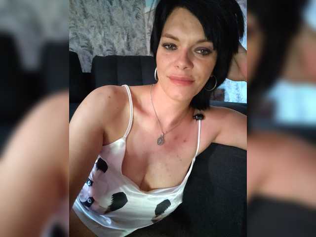 Sex chat gratuit in direct cu Lois-Lorrie pe BongaCams