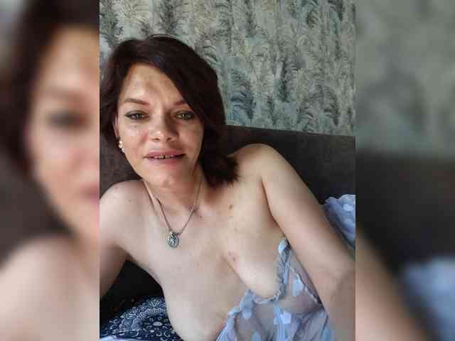 Lois-Lorrie webcam
