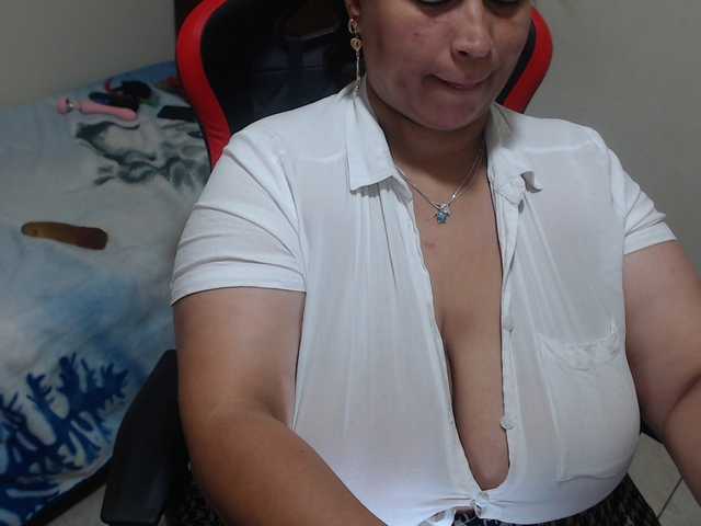 CamilaSexHot live cam on BongaCams