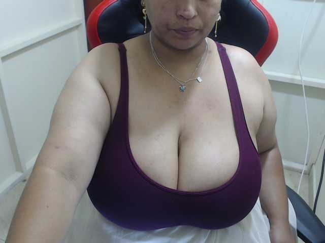 CamilaSexHot live cam on BongaCams