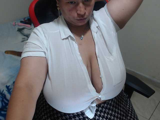 CamilaSexHot live cam on BongaCams