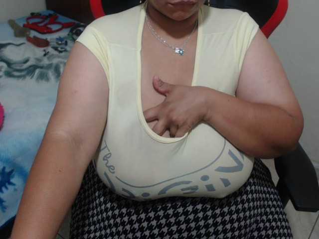 CamilaSexHot live cam on BongaCams