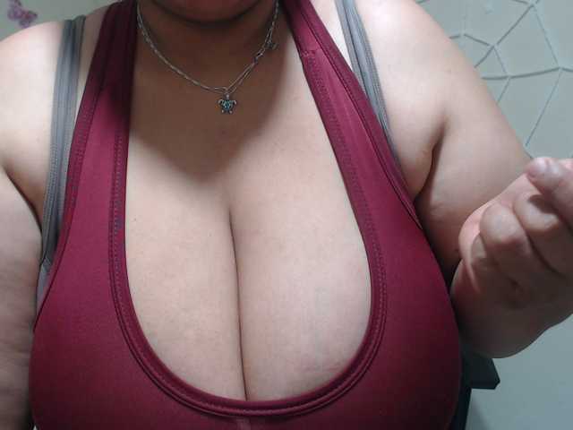 CamilaSexHot live cam on BongaCams