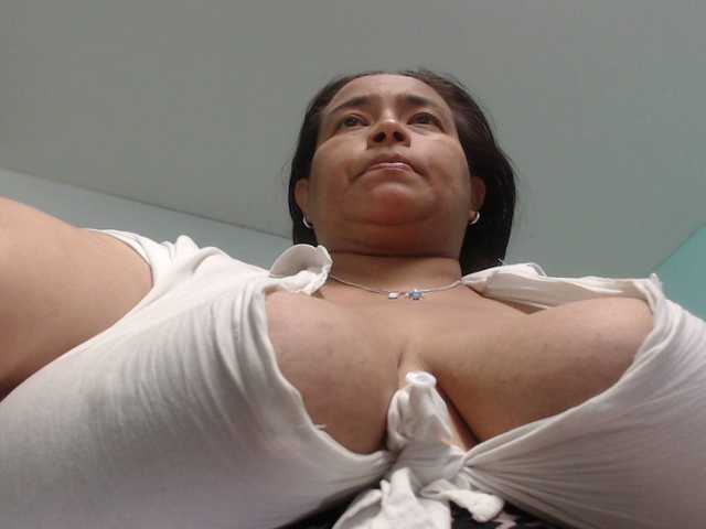 CamilaSexHot's BongaCams show and profile