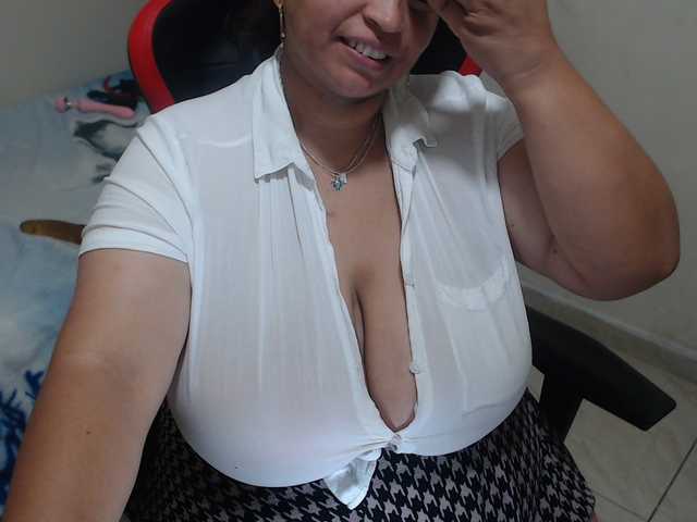 CamilaSexHot live cam on BongaCams