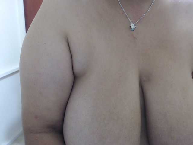 CamilaSexHot live cam on BongaCams