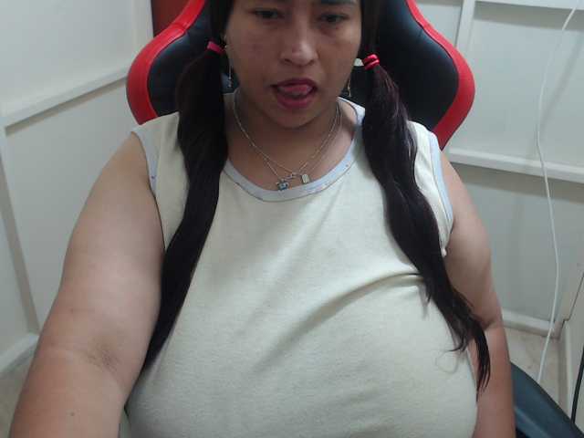 CamilaSexHot live cam on BongaCams