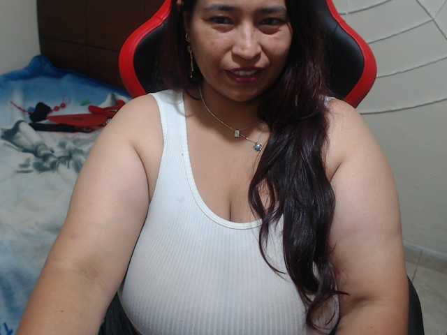 le modèle CamilaSexHot est en webcam porno dans un show sur le site bongacams, il possède les tags suivants: Latino/Hispanic,Brunette,Trimmed