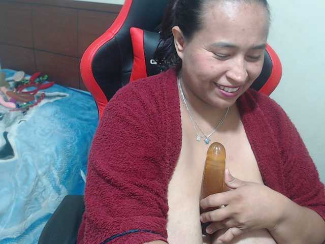 CamilaSexHot live cam on BongaCams