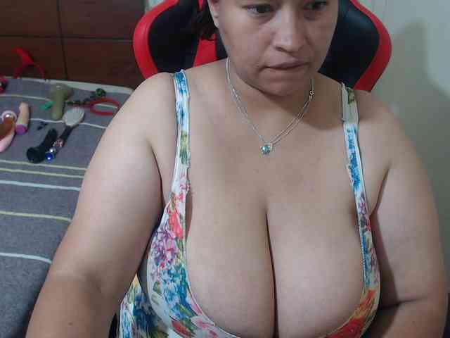 CamilaSexHot webcam